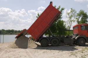 Зону відпочинку готують до відкриття. 
