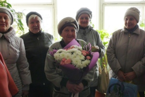 Депутат облради Анатолій Затинацький привітав жінок- ветеранів праці хлібозаводу з 8 березня