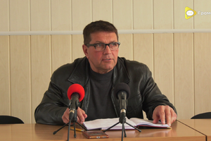 Відновлені лавки біля палацу культури незабаром пофарбують