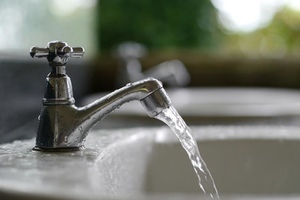 Жовтоводці заборгували за воду понад 9 млн. гривень. Зливові каналізації не витримують опадів
