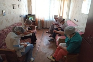Заява мера не відповідає дійсності. Медики шиють маски власноруч